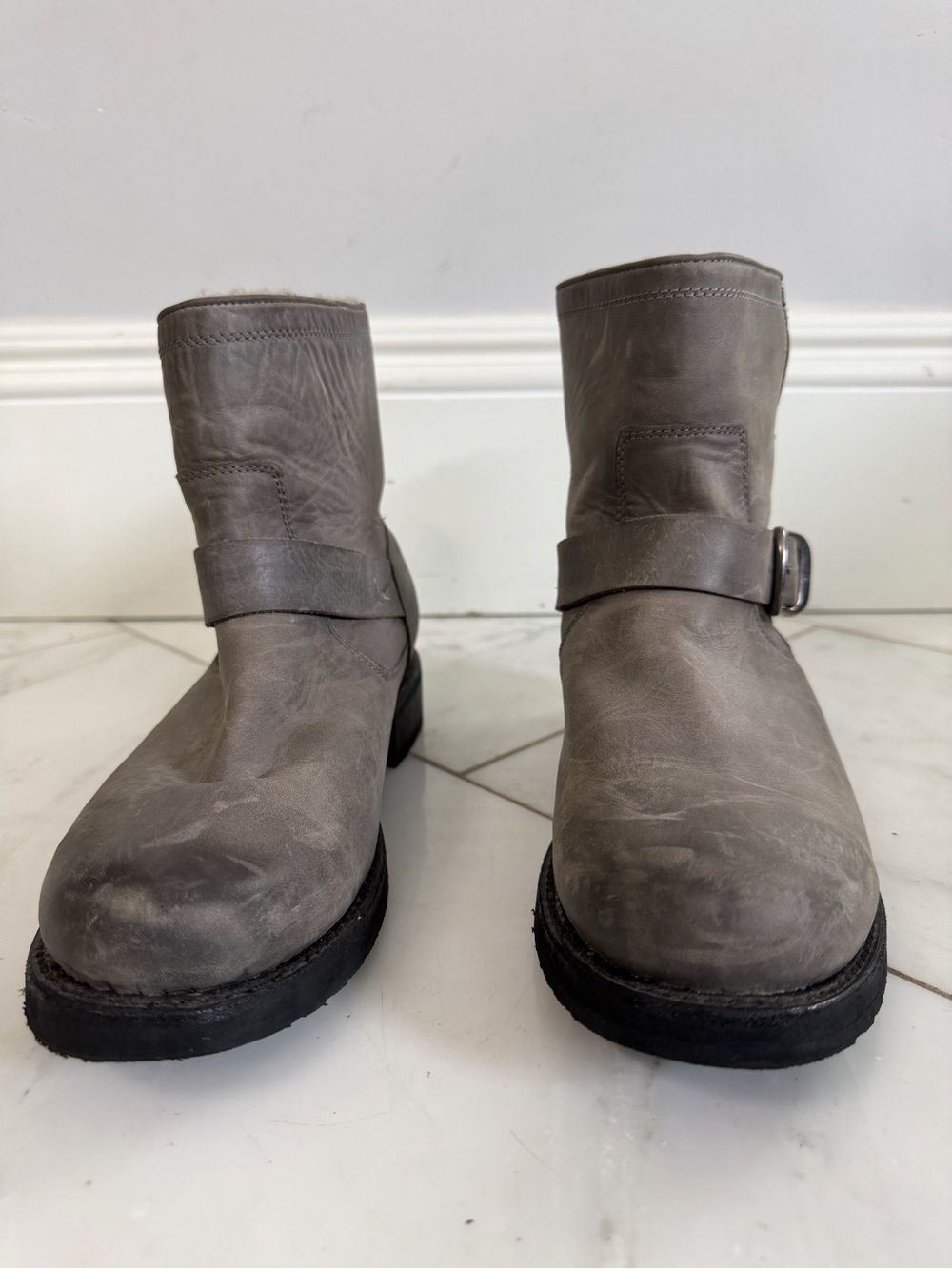 Frye Veronica Shearling Gray leather Pull On Low Heel Ankle Boot Women’s size 8 - Picture 2 of 10